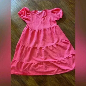 Hot Pink Tiered Dress with Short Sleeves and Flowy Hem Women’s Size XL